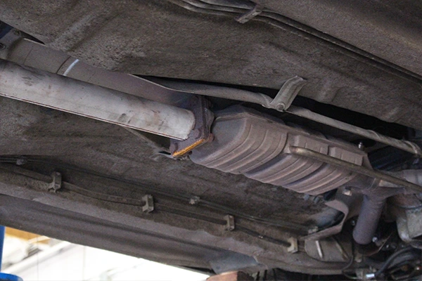 Catalytic converter under vehicle